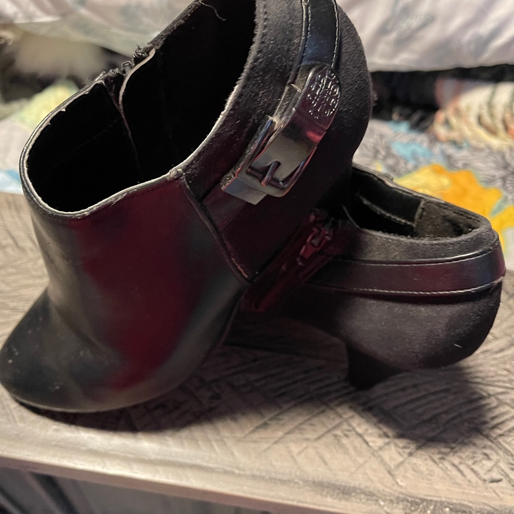 Booties pleather & velour super comfy mint condition Xappeal brand some scuffs.